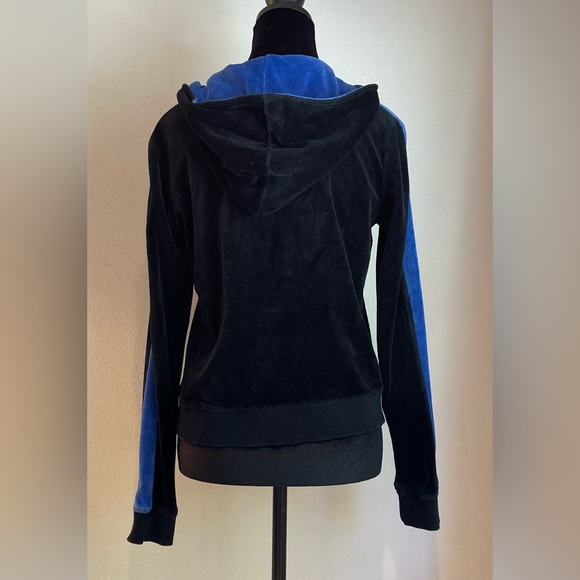 Beautiful activewear,, jacket and pants included - Picture 3 of 5